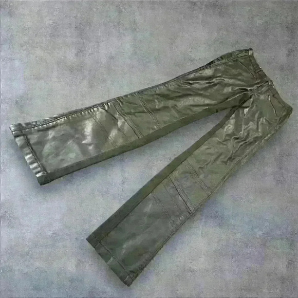 Pilcro Green Faux‎ Leather Front - Picture 1 of 8